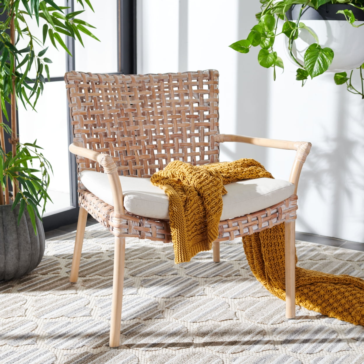 SAFAVIEH Collette Rattan Accent Chair w/Cushion, Grey White Wash